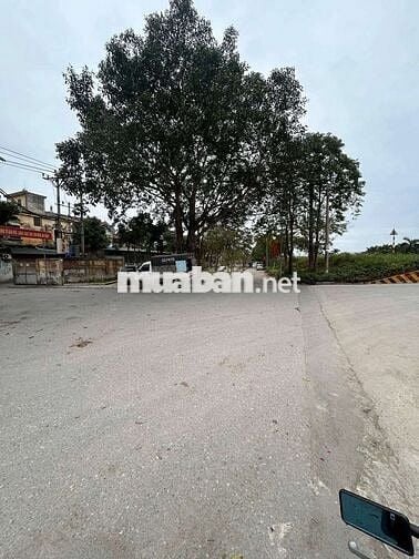 Gấp gấp Giang Biên 30m², mt 3m,ô tô tải vào tận nơi,giá nhỉnh 3 tỷ xíu