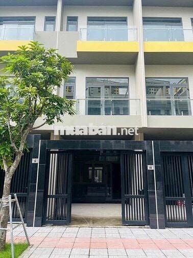 Nhà phố liền kề gần ga Metro sổ hồng liền tay chỉ 2ty1