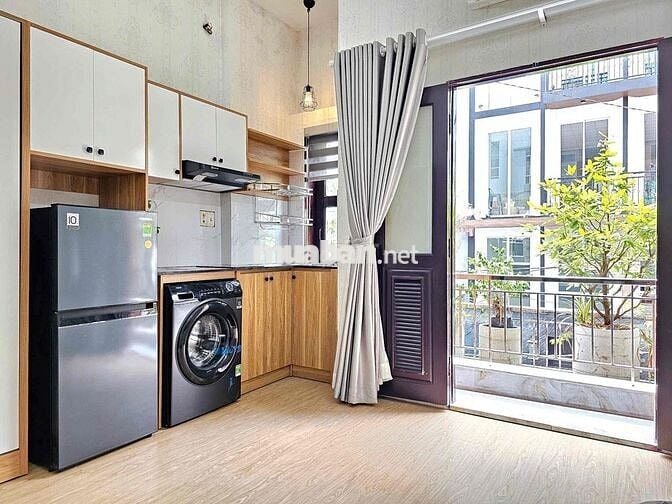 Studio 38m2 ban công , đầy đủ tiện nghi , bảo vệ an ninh