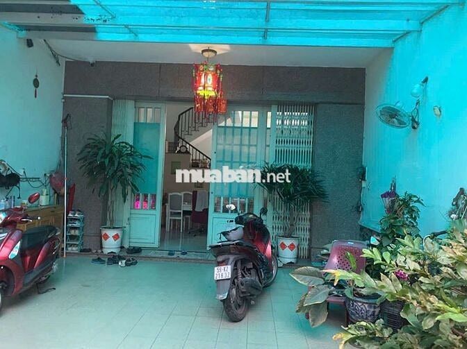 Đi xuất cảnh nên cần bán gấp nhà mặt tiền đường số 1 khu tên lửa