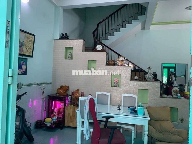 Đi xuất cảnh nên cần bán gấp nhà mặt tiền đường số 1 khu tên lửa