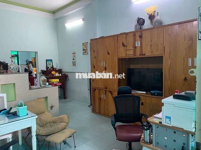 Đi xuất cảnh nên cần bán gấp nhà mặt tiền đường số 1 khu tên lửa