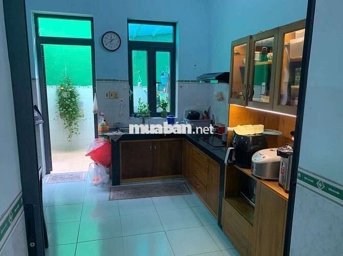 Đi xuất cảnh nên cần bán gấp nhà mặt tiền đường số 1 khu tên lửa