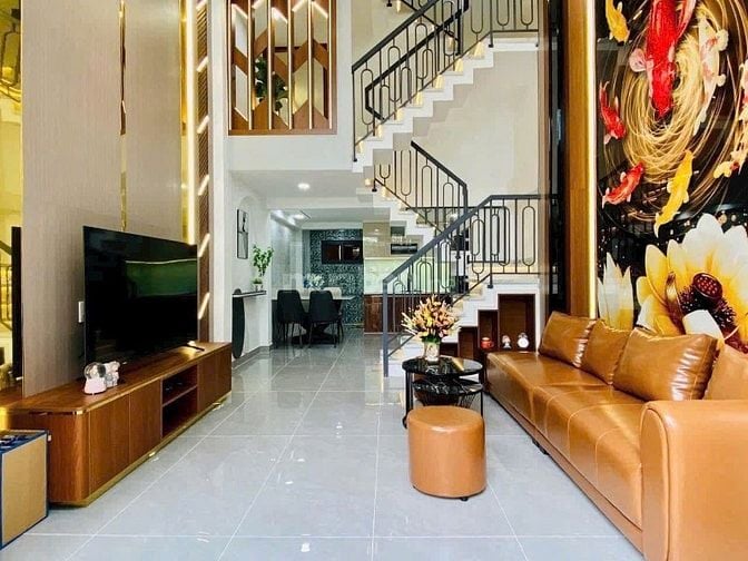 Bán nhà kế bên siêu thị Lotte Lê Đại Hành, Q11 giá 1tỷ990 bao toàn bộ