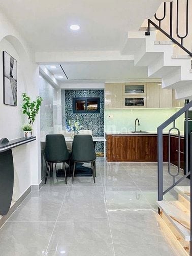 Bán nhà kế bên siêu thị Lotte Lê Đại Hành, Q11 giá 1tỷ990 bao toàn bộ