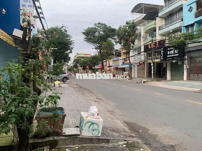 Đi xuất cảnh nên cần bán gấp nhà mặt tiền đường số 1 khu tên lửa