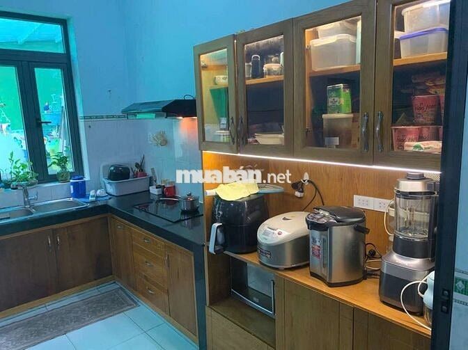 Đi xuất cảnh nên cần bán gấp nhà mặt tiền đường số 1 khu tên lửa