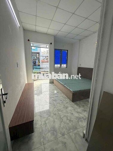 Nhà đẹp cho thuê 2 tầng 3 phòng ngủ hẻm 5m sát chợ