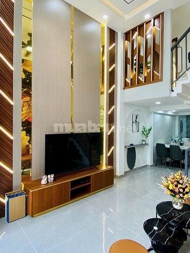 Bán nhà kế bên siêu thị Lotte Lê Đại Hành, Q11 giá 1tỷ990 bao toàn bộ