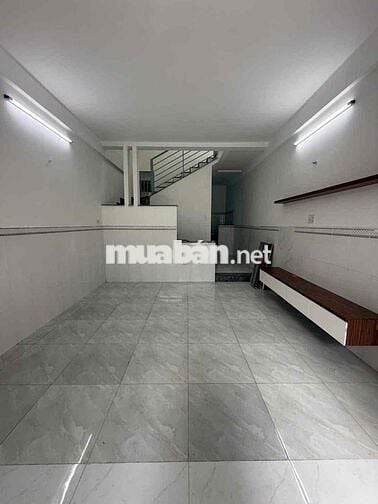 Nhà đẹp cho thuê 2 tầng 3 phòng ngủ hẻm 5m sát chợ