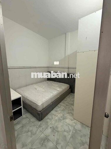 Nhà đẹp cho thuê 2 tầng 3 phòng ngủ hẻm 5m sát chợ