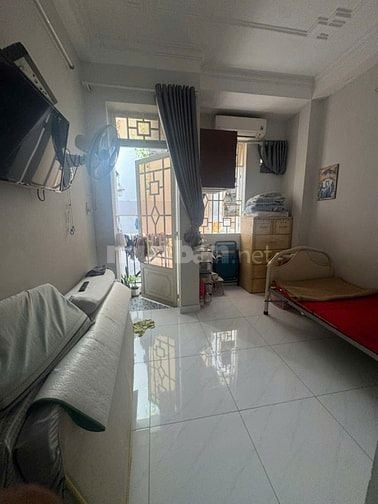 Bán nhà Phan Đăng Lưu, P.3, Phú Nhuận: 3,35 x 6,15m, giá 4,4 tỷ.