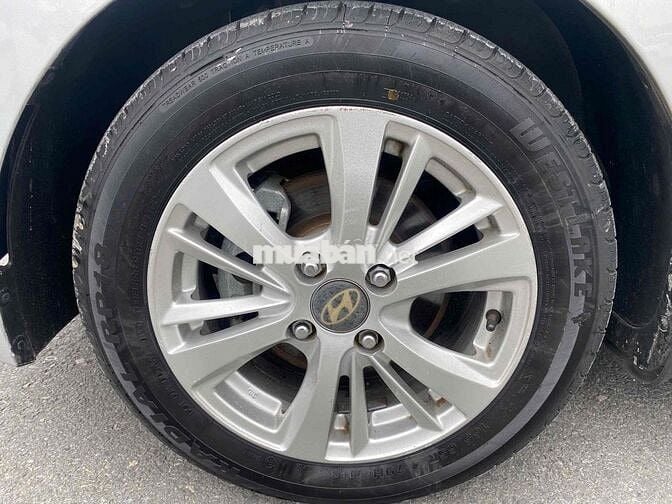 Hyundai Grand i10 2021 1.2 Base - 82000 km