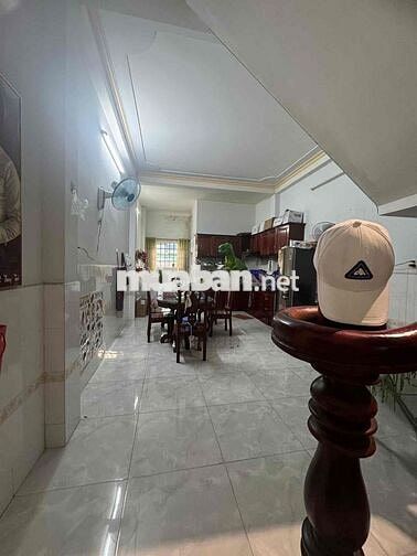 Trệt lầu 4*18; 2pn đg xe tải 8m đi gò vấp gần