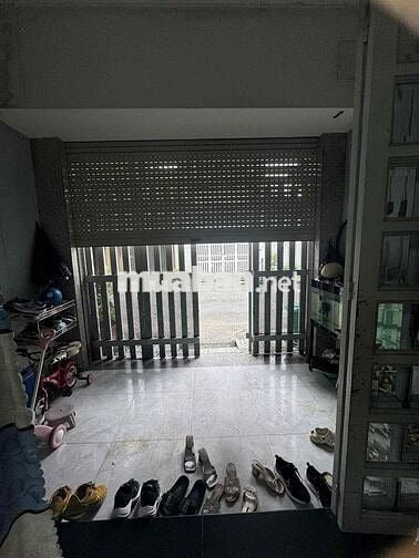 Trệt lầu 4*18; 2pn đg xe tải 8m đi gò vấp gần