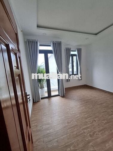 Nguyễn ảnh thủ và chợ ht 13 và các trường anh ngữ sát