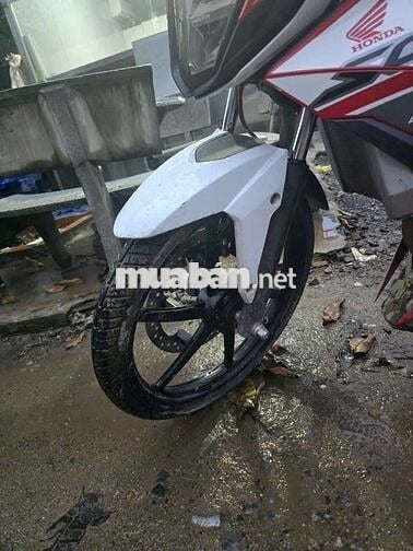 Kẹt tiền cần bán gấp xe sonic chính chủ