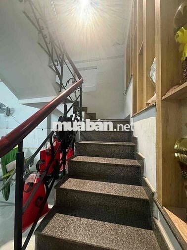 Trệt lầu 4*18; 2pn đg xe tải 8m đi gò vấp gần