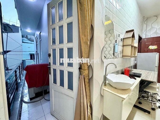 STUDIO BAN CÔNG MÁY GIẶT RIÊNG FULL NỘI THẤT Y HÌNH_Dương Quảng Hàm GV