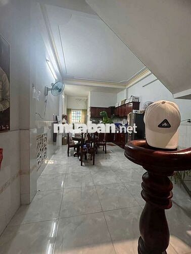 Nhà trệt lầu 2pn 2vs hẻm xe tải 5m