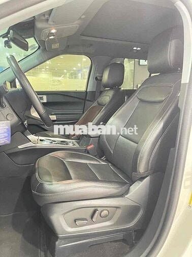 Explorer lướt chỉ 10.000km xe bán tại Hãng Ford