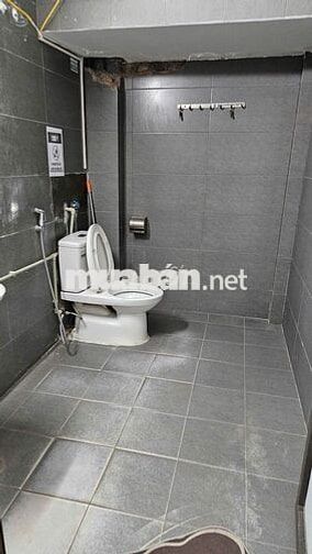 Cho thuê nhà ngõ 15 phố Trần Kim Xuyến. DT 95m2 x 5 tầng, đường 10m