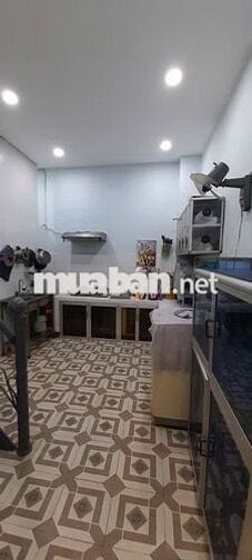 Cần bán nhà hẻm xe tải, kiên cố, đường Trường Chinh, an ninh. lịch sự.