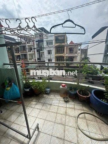 Mặt tiền 4 tầng Chợ Lớn (4m x 20m)khu vip kinh doanh cho thuê tốt