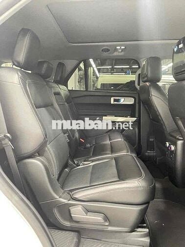 Explorer lướt chỉ 10.000km xe bán tại Hãng Ford