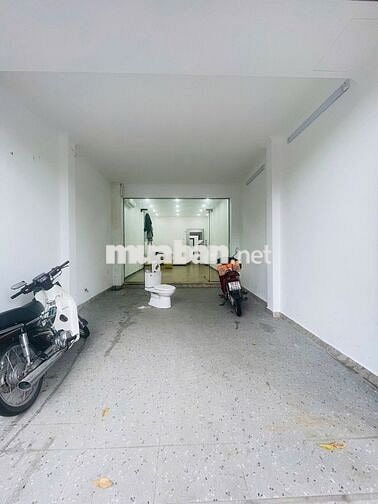 Cho thuê nhà ngõ 15 phố Trần Kim Xuyến. DT 95m2 x 5 tầng, đường 10m