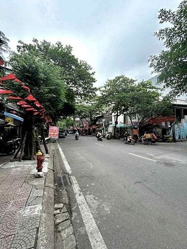 SIÊU PHẨM ĐẦU TƯ - MẶT PHỐ NGỌC LÂM BỒ ĐỀ - VỈA HÈ - KINH DOANH SHOWRO