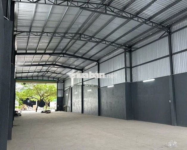 Cần cho thuê gấp kho ở Đường Phạm Hữu Lầu diện tích 630m2 đường cont