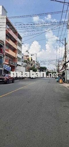 Mặt tiền 4 tầng Chợ Lớn (4m x 20m)khu vip kinh doanh cho thuê tốt