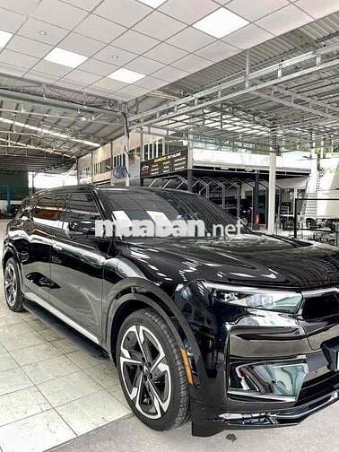 HCM- cần bán VF9 Vin24 Plus CATL Đen trần kính