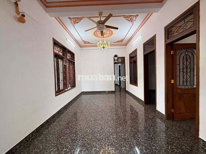 Bán biệt thự mặt Tiền Trần Phú TP BMT, Dt:210m2 SHR Sang Tên. Giá 12Tx