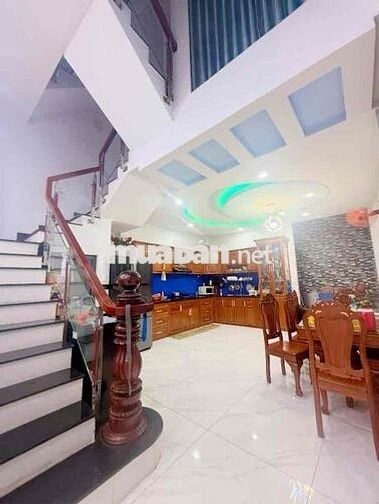 BÁN NHÀ BÌNH TÂN NGANG LỚN 5x20 - 3TẦNG - HẺM XE HƠI - SÁT BÊN AEON TÂ