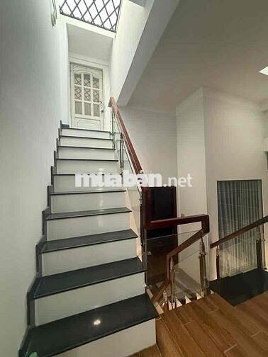 BÁN NHÀ BÌNH TÂN NGANG LỚN 5x20 - 3TẦNG - HẺM XE HƠI - SÁT BÊN AEON TÂ