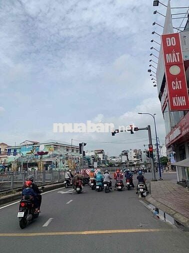 BÁN NHÀ BÌNH TÂN NGANG LỚN 5x20 - 3TẦNG - HẺM XE HƠI - SÁT BÊN AEON TÂ