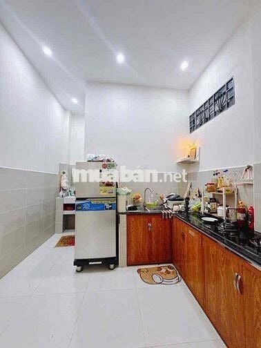 Cho thuê nhà mới - 2 tầng - 2 phòng ngủ - Tôn Thất Thuyết Q4.