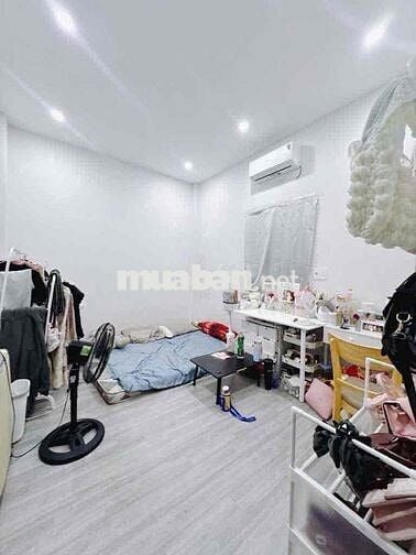 Cho thuê nhà mới - 2 tầng - 2 phòng ngủ - Tôn Thất Thuyết Q4.