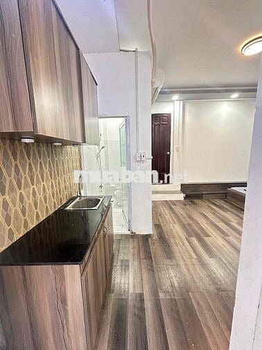 Studio Ban Công 30m2 - Máy Giặt Riêng - Ngã Tư Phú Nhuận - Trường Sa
