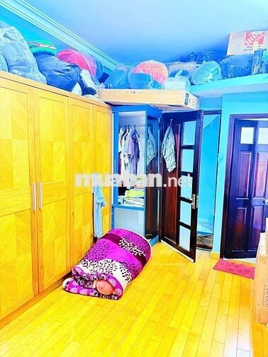 Nhà công viên Lê Thị Riêng, tân bình xe hơi đậu trong nhà 4 tầng