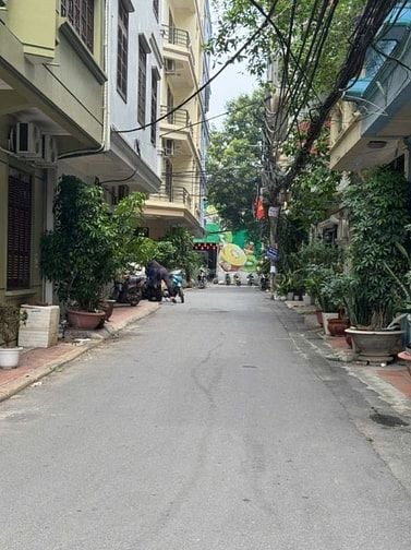 Phố Tân Ấp – Ba Đình – Ô Tô Tránh – 61 M – 5 T – MT 5 M – Giá 19.5 Tỷ.