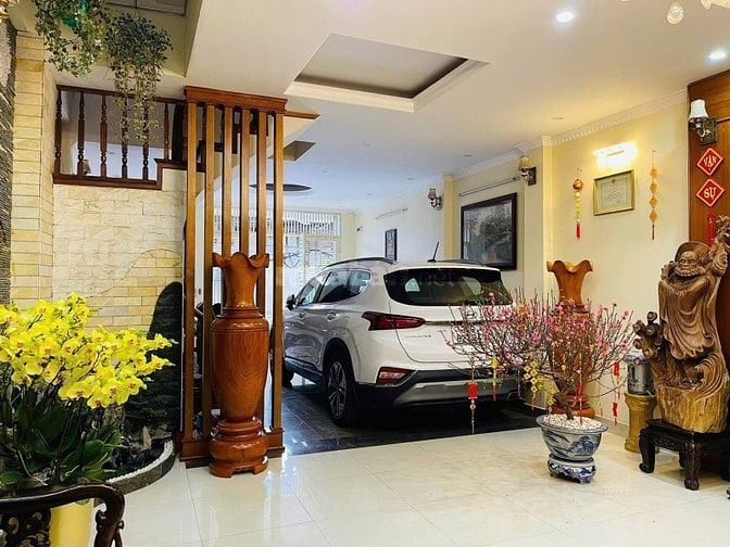 Phố Tân Ấp – Ba Đình – Ô Tô Tránh – 61 M – 5 T – MT 5 M – Giá 19.5 Tỷ.