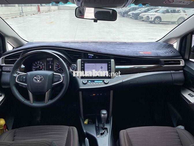 Toyota Innova Venturer 2020 2.0G - 34000 km
