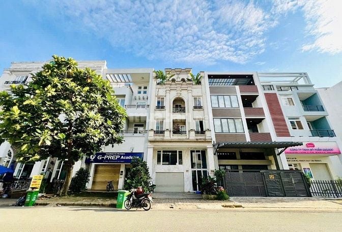 Chính chủ cho thuê nhà Phạm Thái Bường Phú Mỹ Hưng giá 62tr nhà đẹp