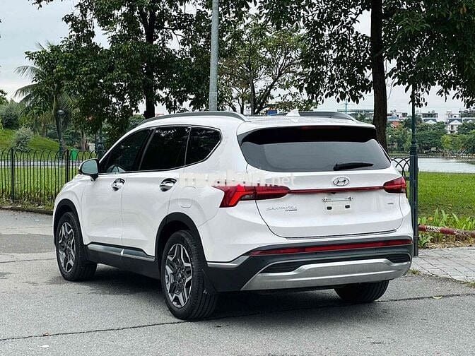 Hyundai Santa Fe 2023 Cao cấp 2.5L HTRAC