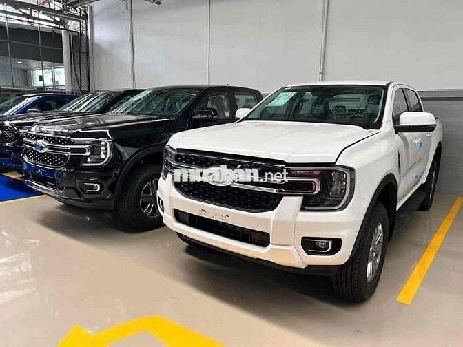 Ford Ranger đủ màu giao ngay giá siêu tốt