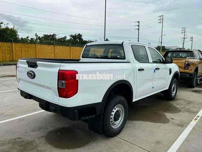 Ford Ranger đủ màu giao ngay giá siêu tốt