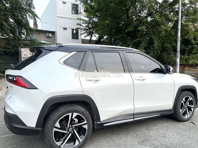 Toyota Corolla Cross Trắng, đen